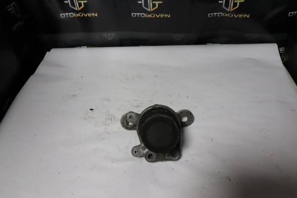 FORD CUSTOM 320 S TREND ÇIKMA PARÇA  TRAVEZ KULAĞI